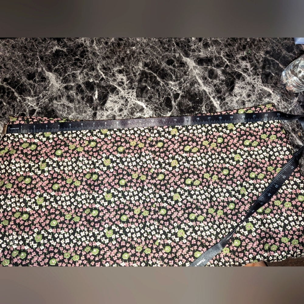 GLAMOROUS CURVE Floral Mini A-Line Skirt with Scalloped Hem 20 NWT - Picture 5 of 12